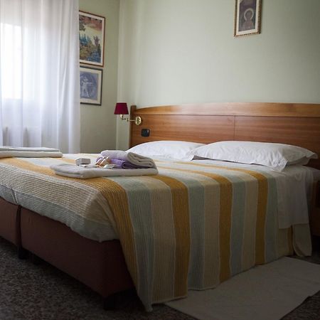 Hotel Trieste Pontelongo エクステリア 写真